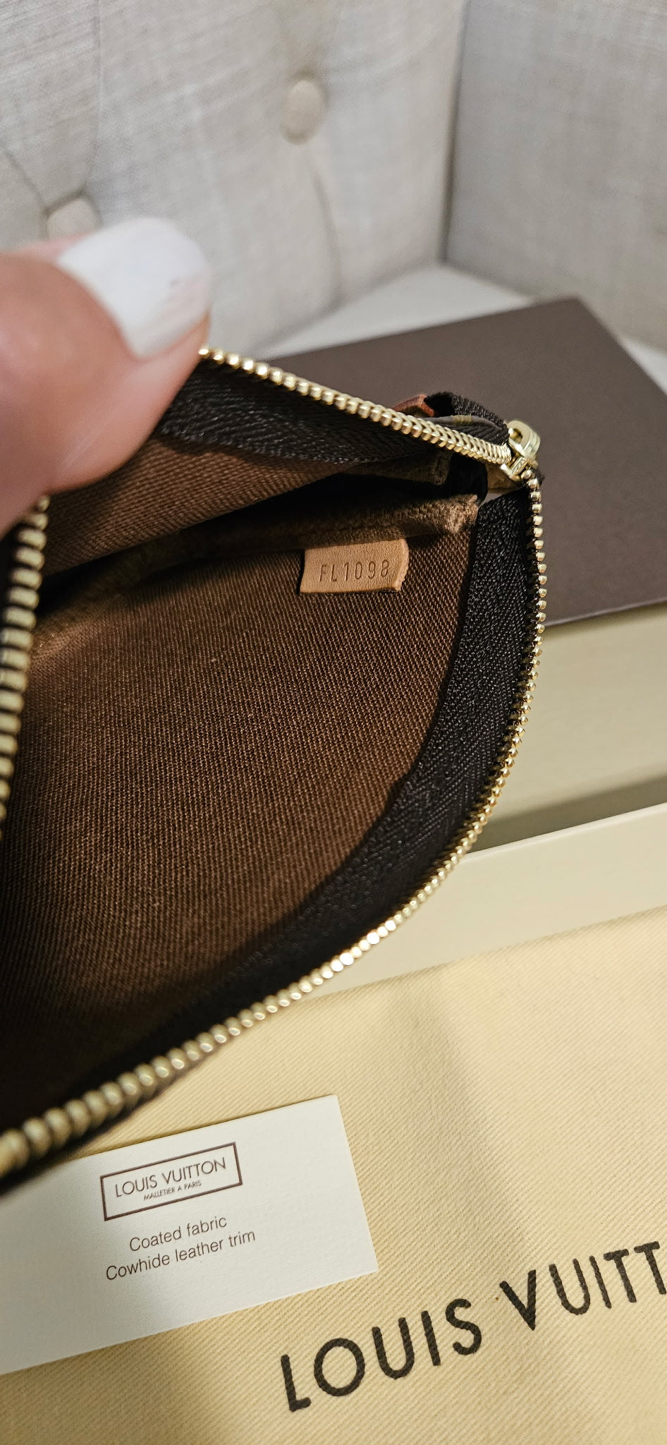 Chloé Baylee Medium Tote Bag Black Leather Gray Handles Gold Hardware