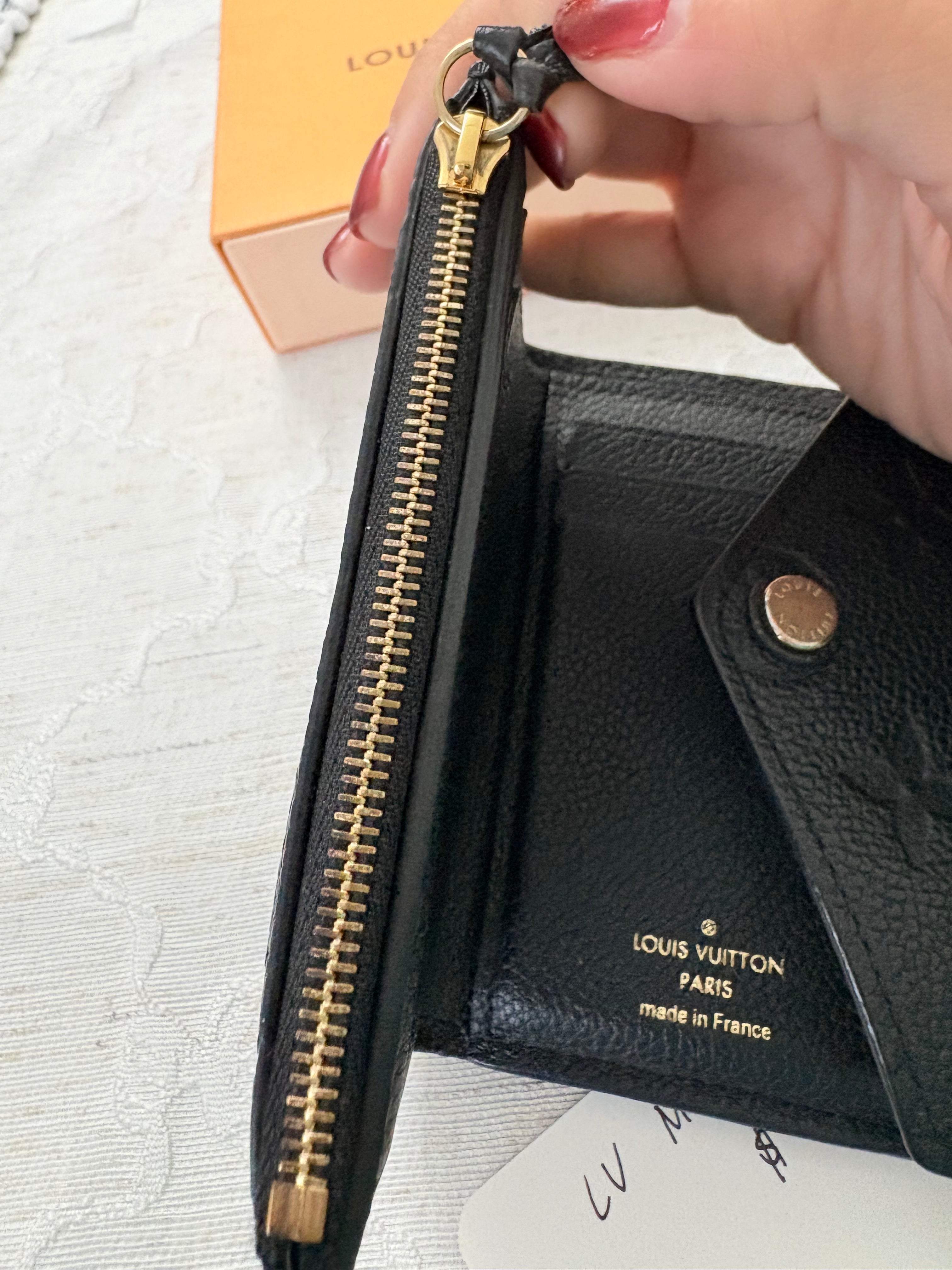 Louis Vuitton Leather Black Trifold medium Wallet