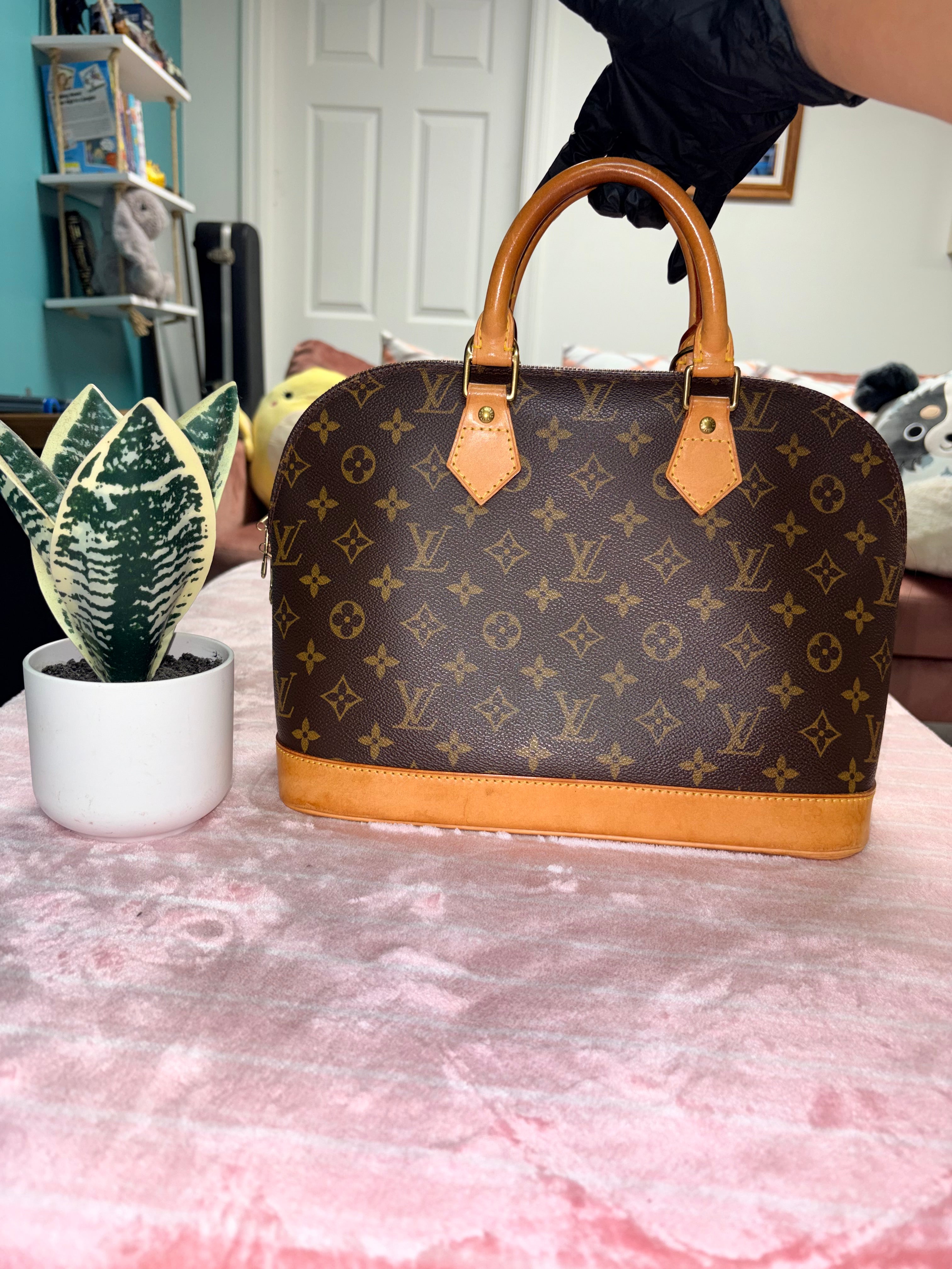 Louis Vuitton Monogram Alma MM