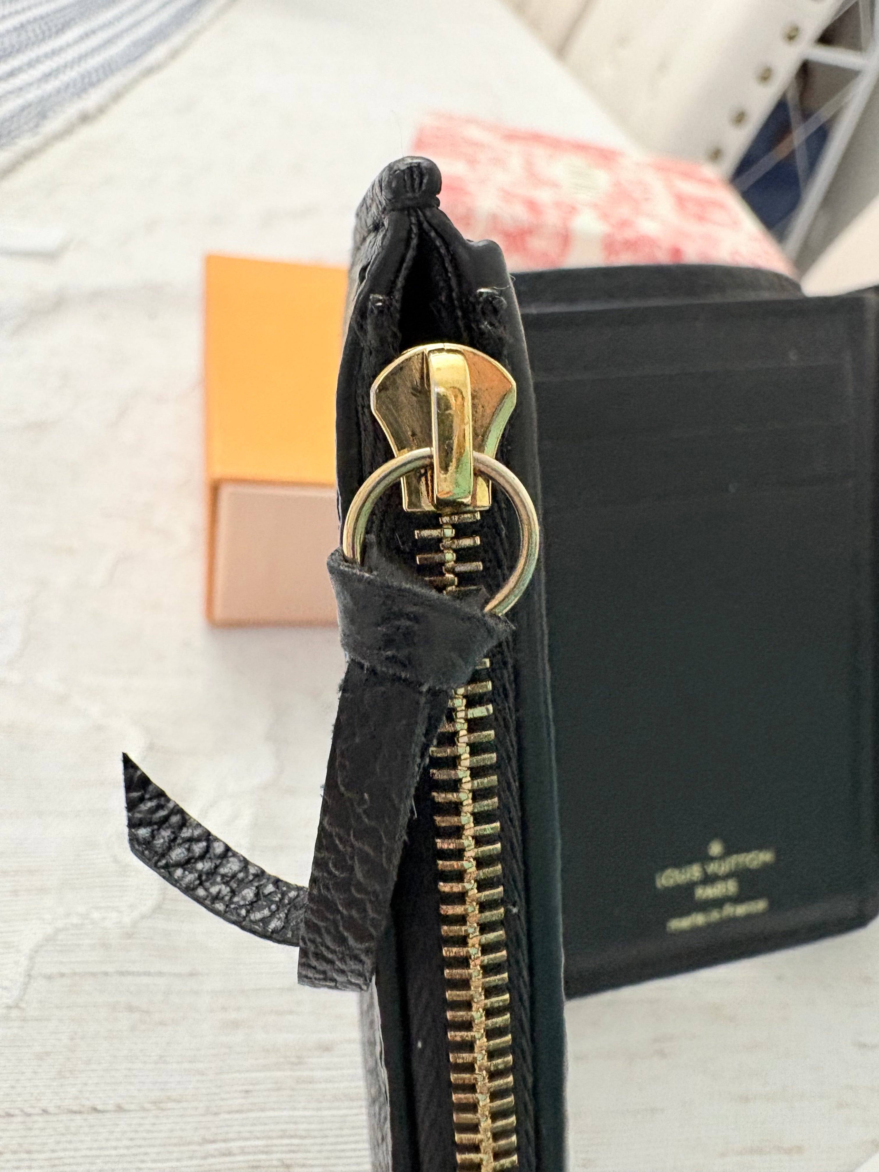 Louis Vuitton Leather Black Trifold medium Wallet